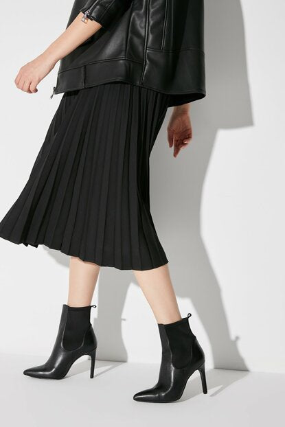 Women's Elastic Detail Black Leather Boots