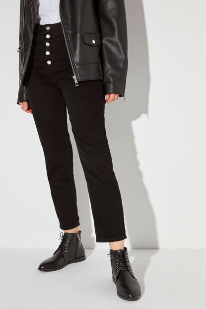 Women's Zipped Black Boots