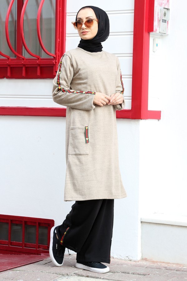 Women' Beige Tricot Tunic Black Pants Set