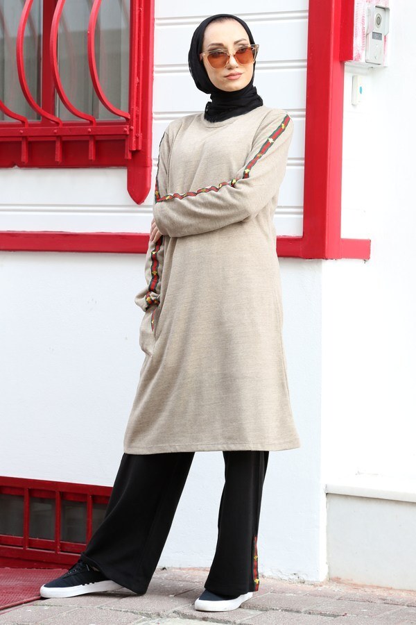 Women' Beige Tricot Tunic Black Pants Set